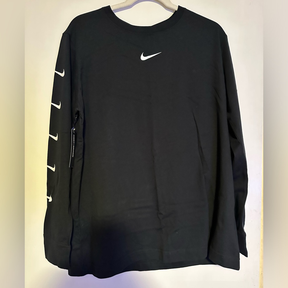 Women’s Nike long sleeve swoosh shirt, Size L